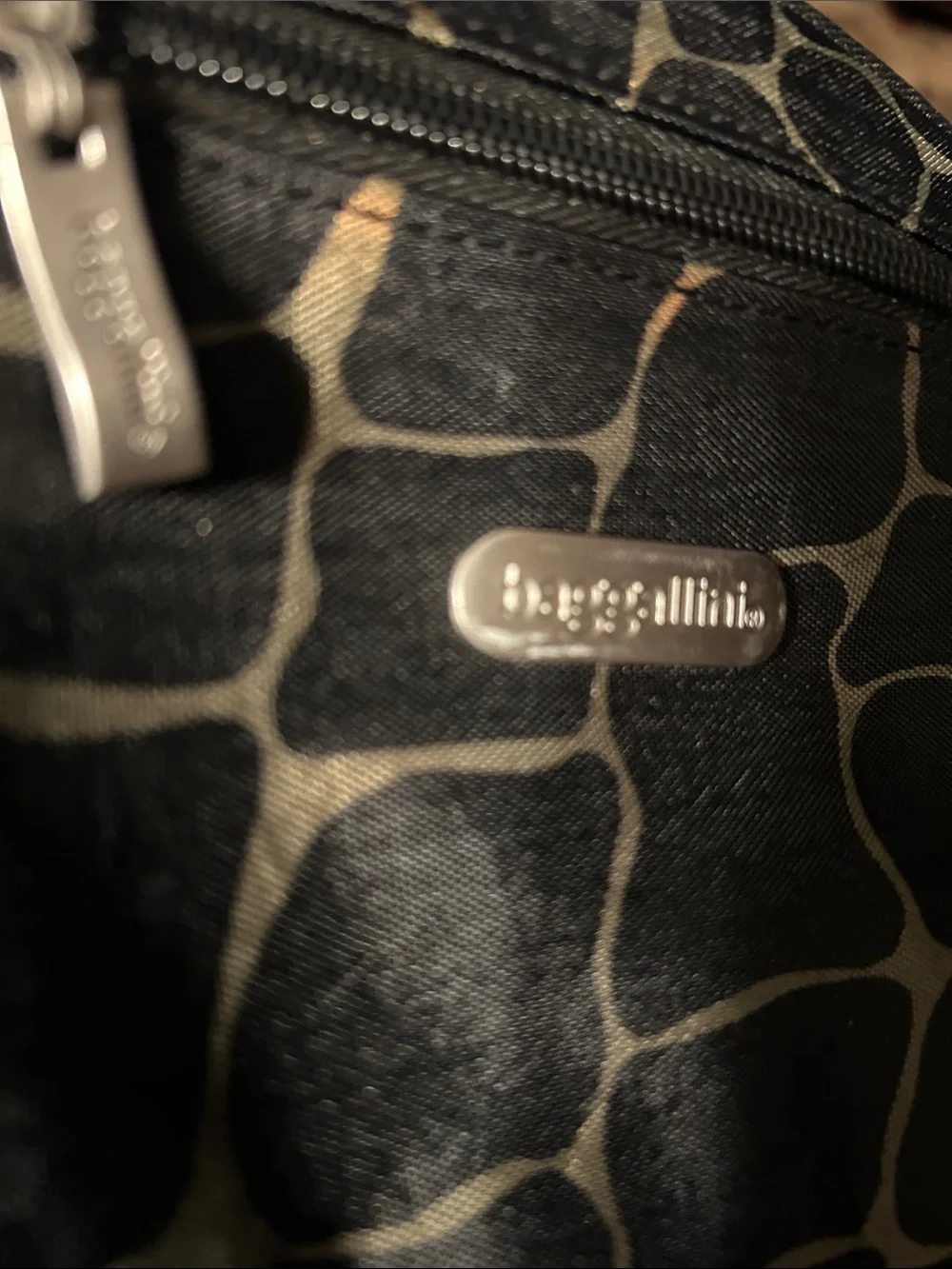 Baggallini Black and Taupe Patterned Crossbody Messenger